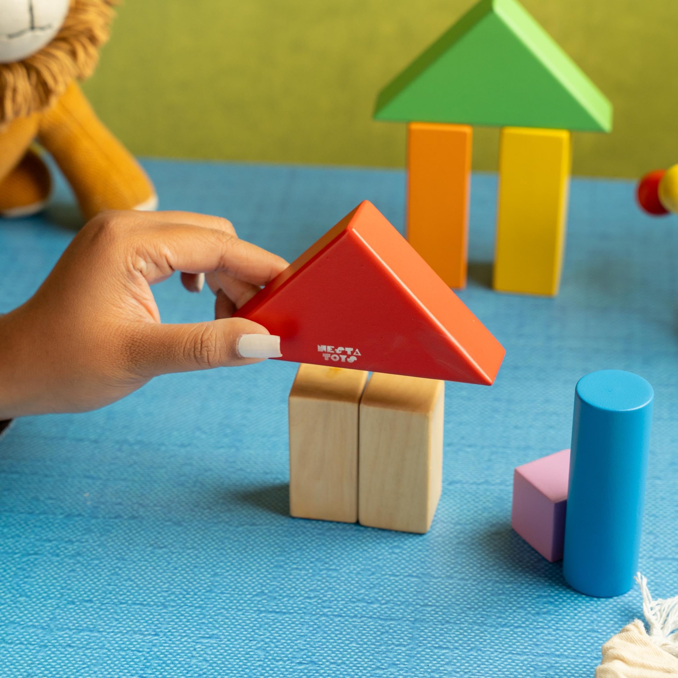 NESTA TOYS Wooden Pounding Bench Toy with Mallet | 8 Colourful Pegs - Flip, Pound & Repeat | Musical Toy - Sound on Every Hit | Builds Hand-Eye Coordination & Cause-Effect Learning | Ages 1-3 Years